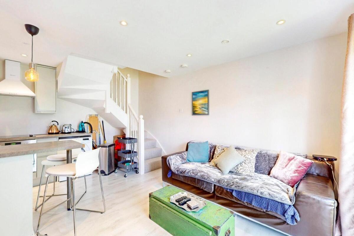 Lovely 1-bed House With Private Garden Appartement