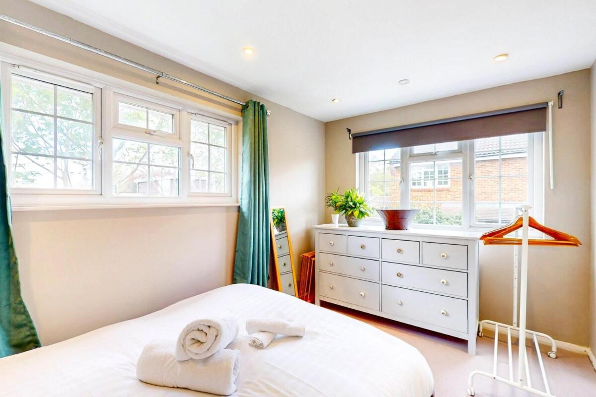 Lovely 1-bed House With Private Garden