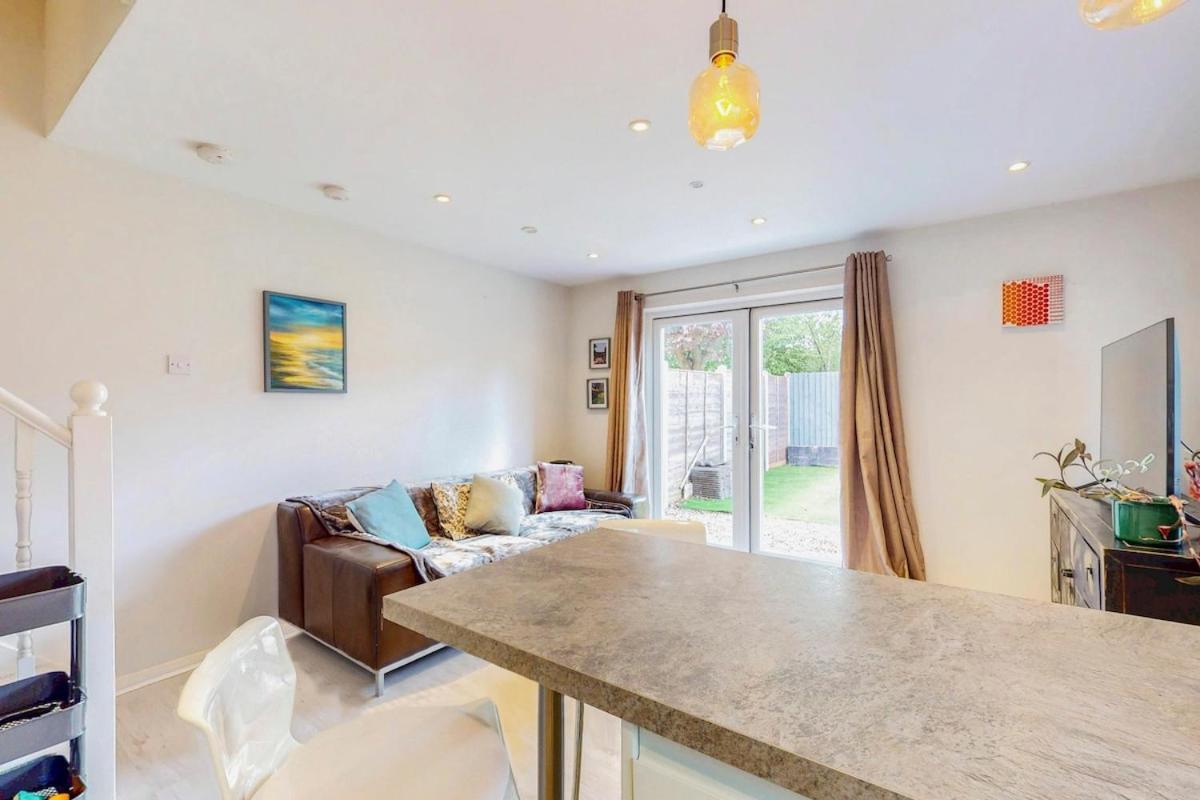 Lovely 1-bed House With Private Garden Londres